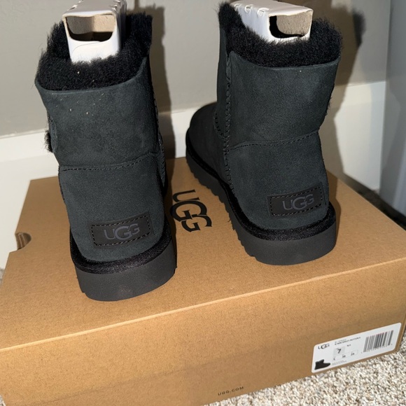 Ugg
Mini Bailey button - Picture 3 of 3